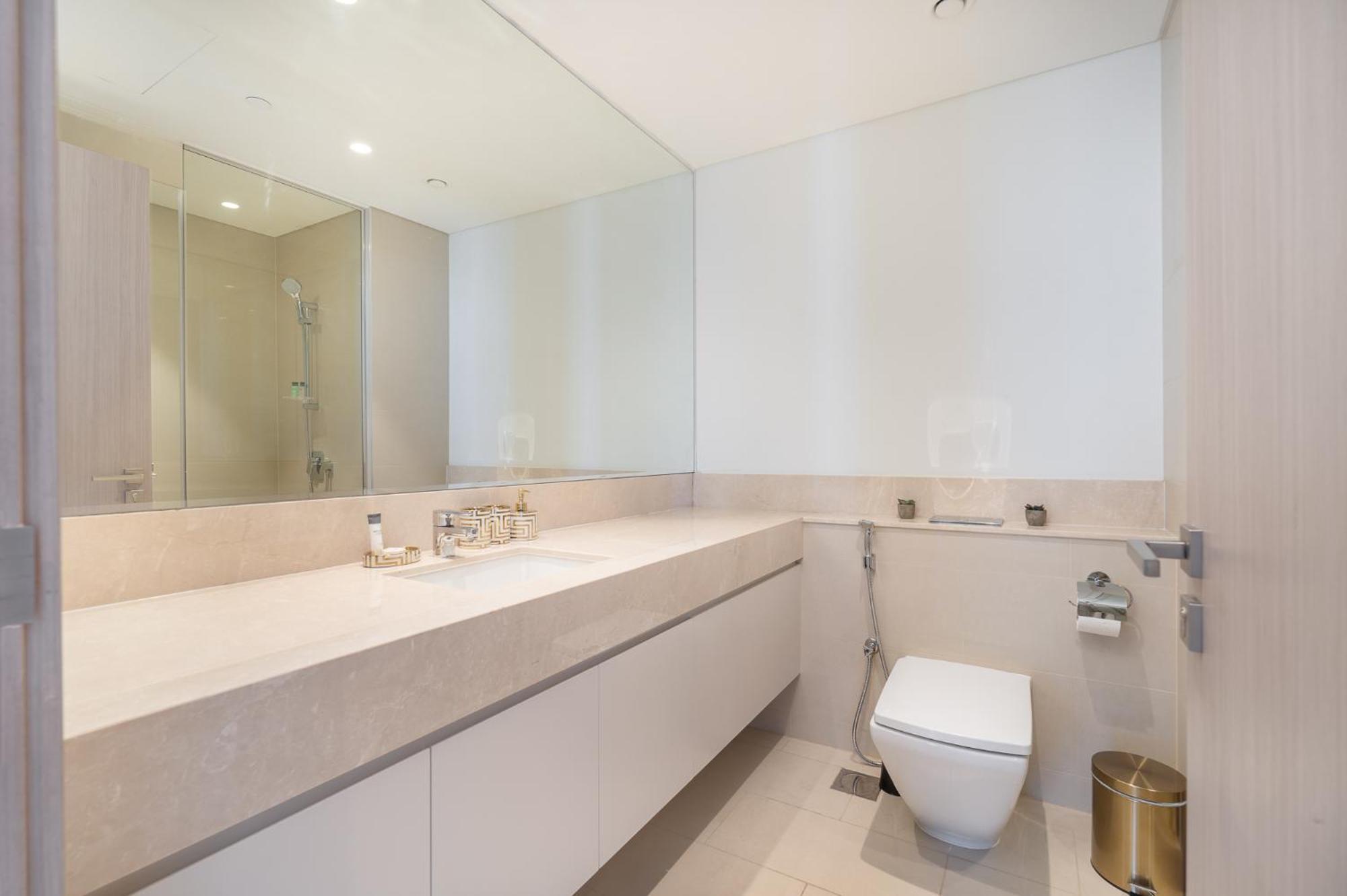 Elegant 2 Bedroom With Burj Khalifa Views On Sheikh Mohammed Bin Rashid Boulevard, A Short Walk From Opera Appartamento