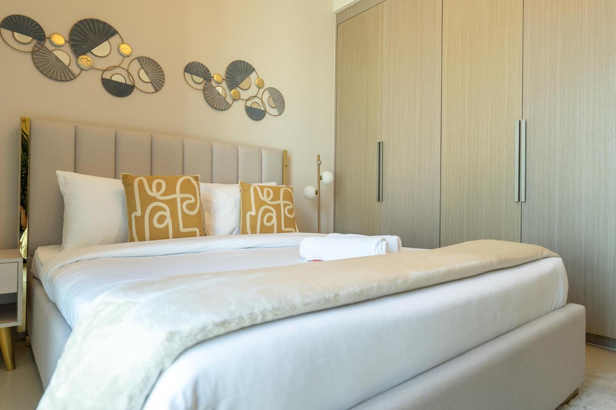 Elegant 2 Bedroom With Burj Khalifa Views On Sheikh Mohammed Bin Rashid Boulevard, A Short Walk From Opera Appartamento