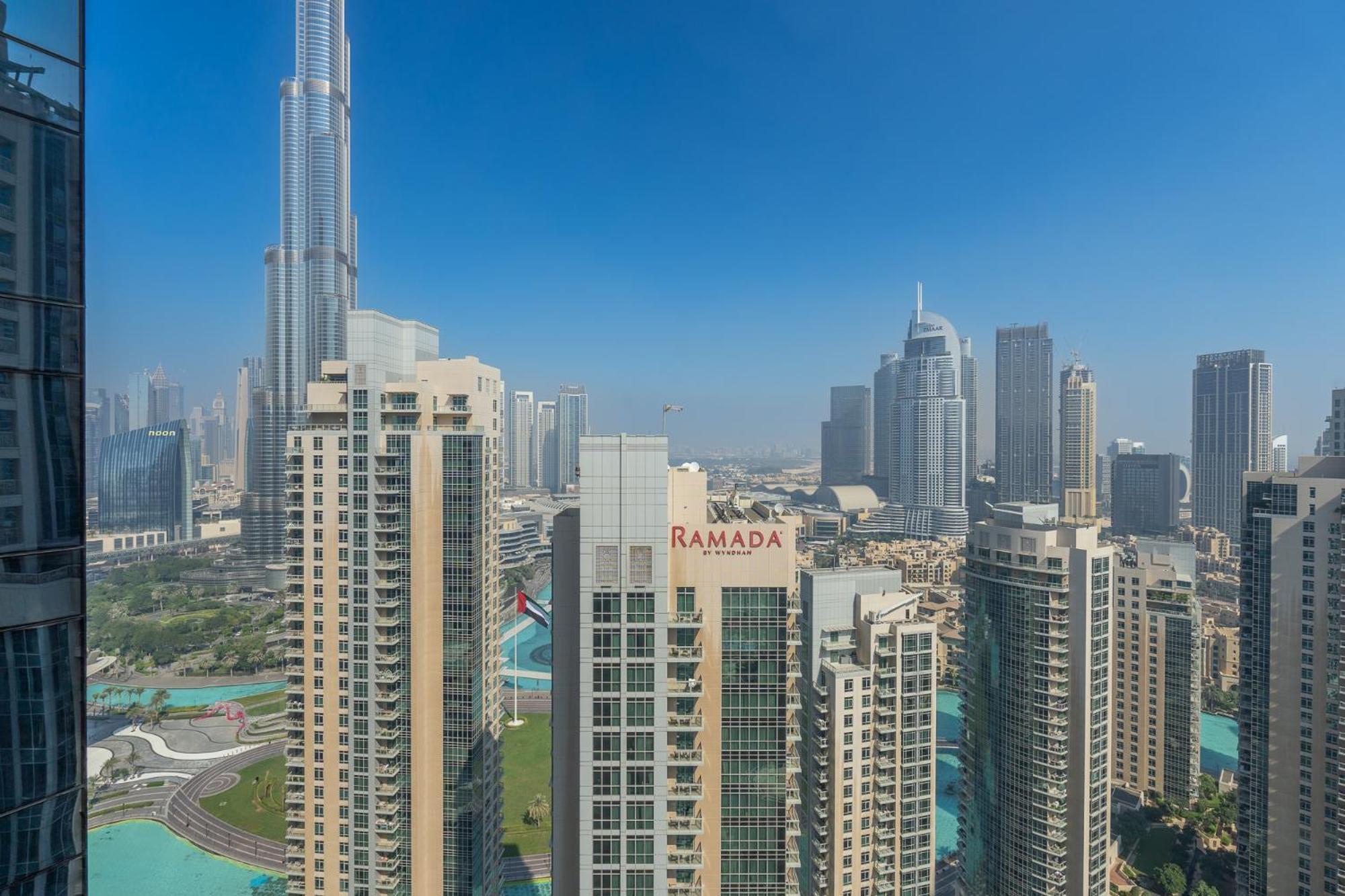Elegant 2 Bedroom With Burj Khalifa Views On Sheikh Mohammed Bin Rashid Boulevard, A Short Walk From Opera * Dubaï