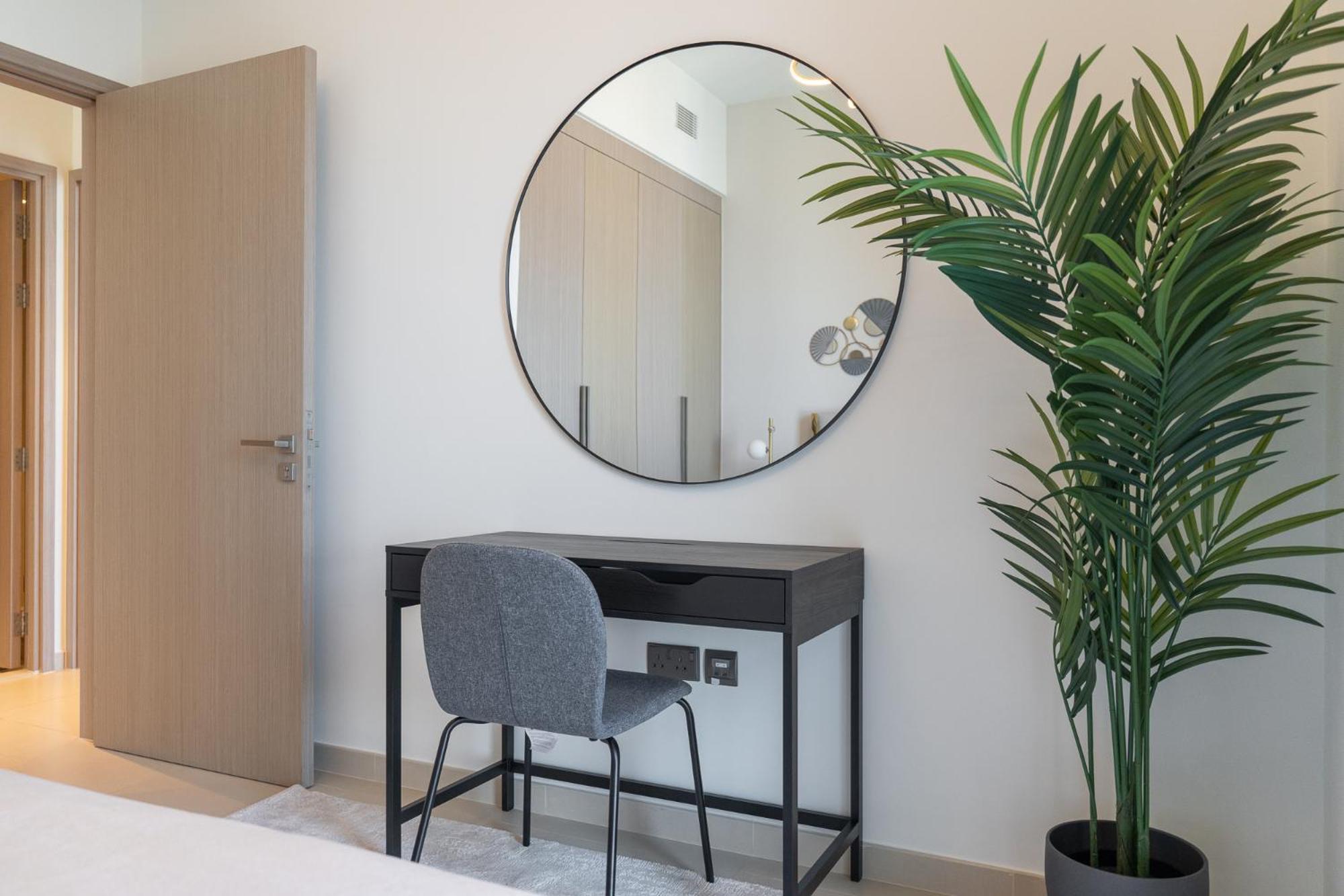 Elegant 2 Bedroom With Burj Khalifa Views On Sheikh Mohammed Bin Rashid Boulevard, A Short Walk From Opera Dubaï
